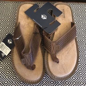 BRAND NEW and Just-Added Docker's Mens Flip-flops